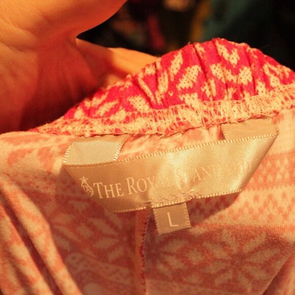 The Royal Standard Women’s Large Red White Snowflake Comfy PullOn Shorts - Picture 5 of 6